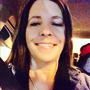 Meet your Posher, Lorrie